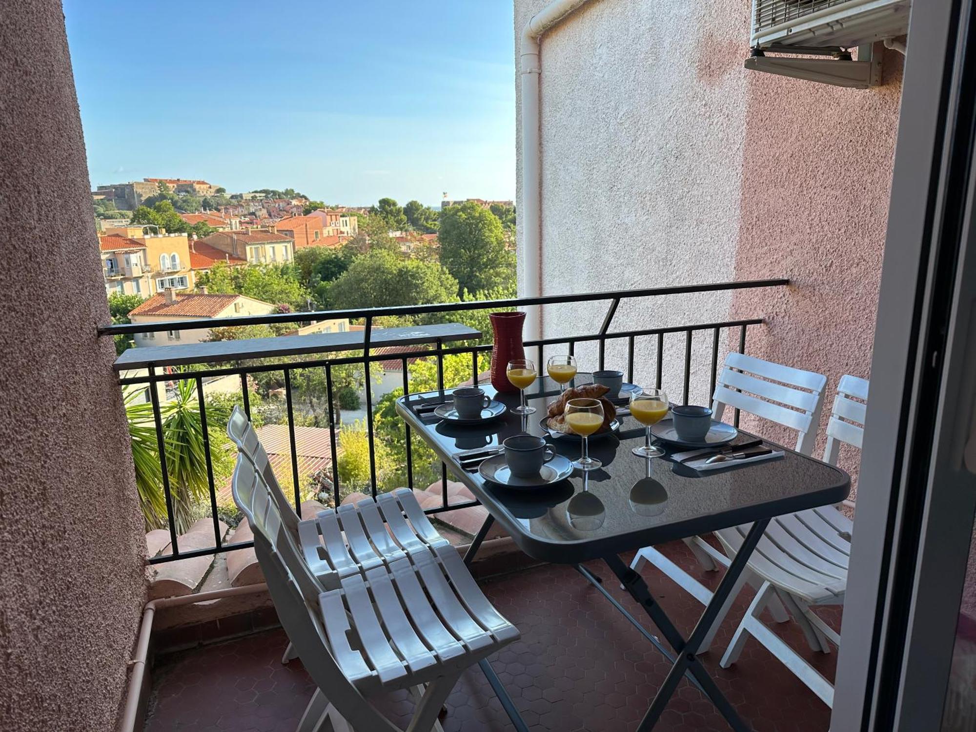 Collioure, Bel Appartement De 40M2 Avec Balcon Et Parking Exterior foto